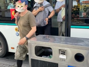 公交车疯狂运动-公交车在无人街道上疯狂运动，惊现离奇一幕