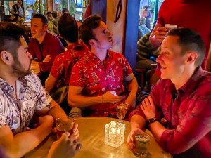 国外男男GayFuCK激情酒歌—国外男男激情交欢酒歌，感受别样的音乐激情