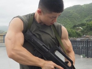 武警肌肉男巨大粗爽gv;武警肌肉男巨大粗爽gv 在线播放