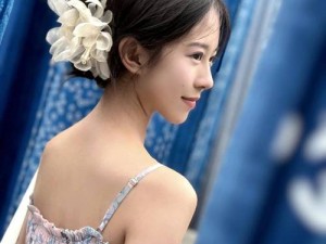 把校花吊起来揉搓双乳-把校花吊起来，揉搓她的双乳